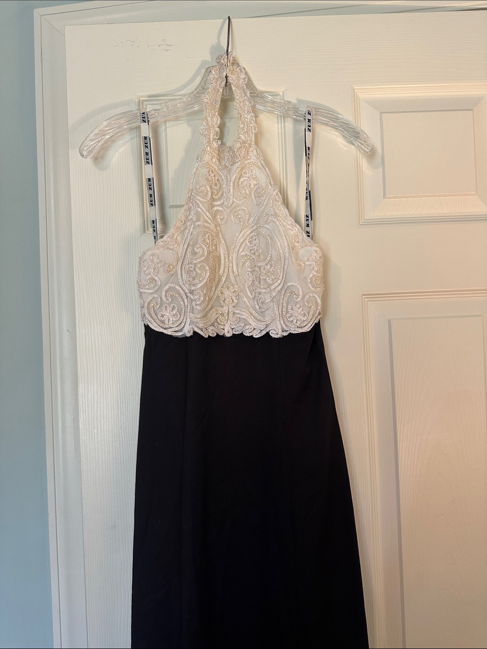 Zum Zum by Niki Livas Black and White Halter Lace Backless Gown
